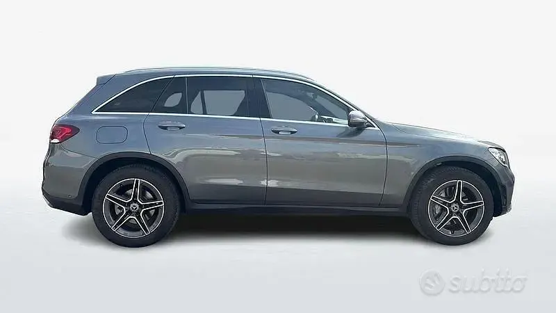 Usata Mercedes GLC220 Premium 194 CV (142 kW) 2020 Grigio scuro SUV