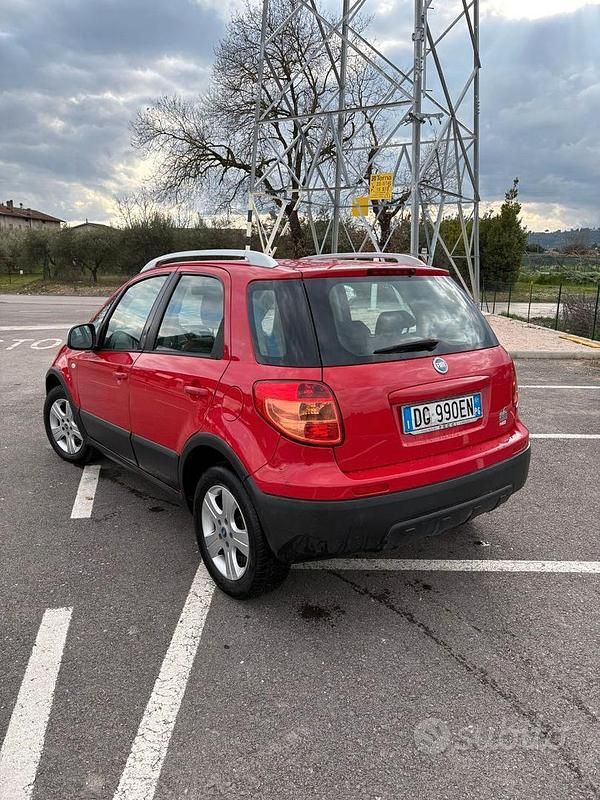 Usata Fiat Sedici 120 CV (88 kW) 2005 Rosso SUV