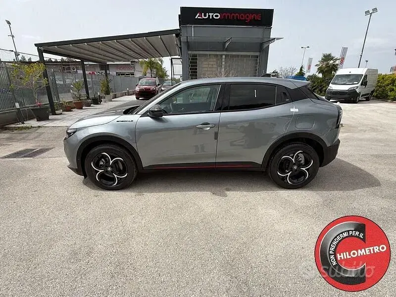 Nuova Alfa Romeo GT Junior 136 CV (100 kW) 2025 Grigio SUV