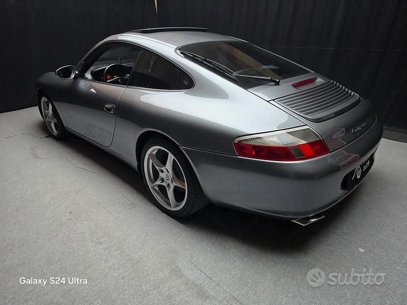 Usata Porsche 911 Carrera 320 CV (235 kW) 2002 Grigio Coupé
