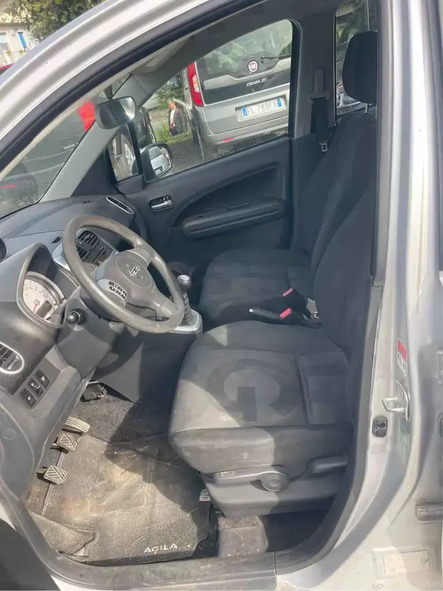 Usata Opel Agila 65 CV (47 kW) 2010 Grigio Utilitaria