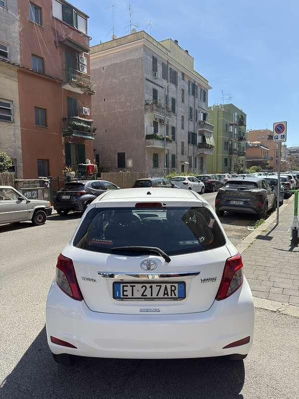 Usata Toyota Yaris 69 CV (50 kW) 2013 Utilitaria