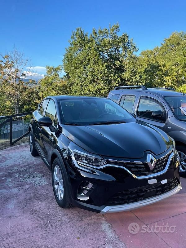 Usata Renault Captur Intens 101 CV (74 kW) 2022 Nero SUV