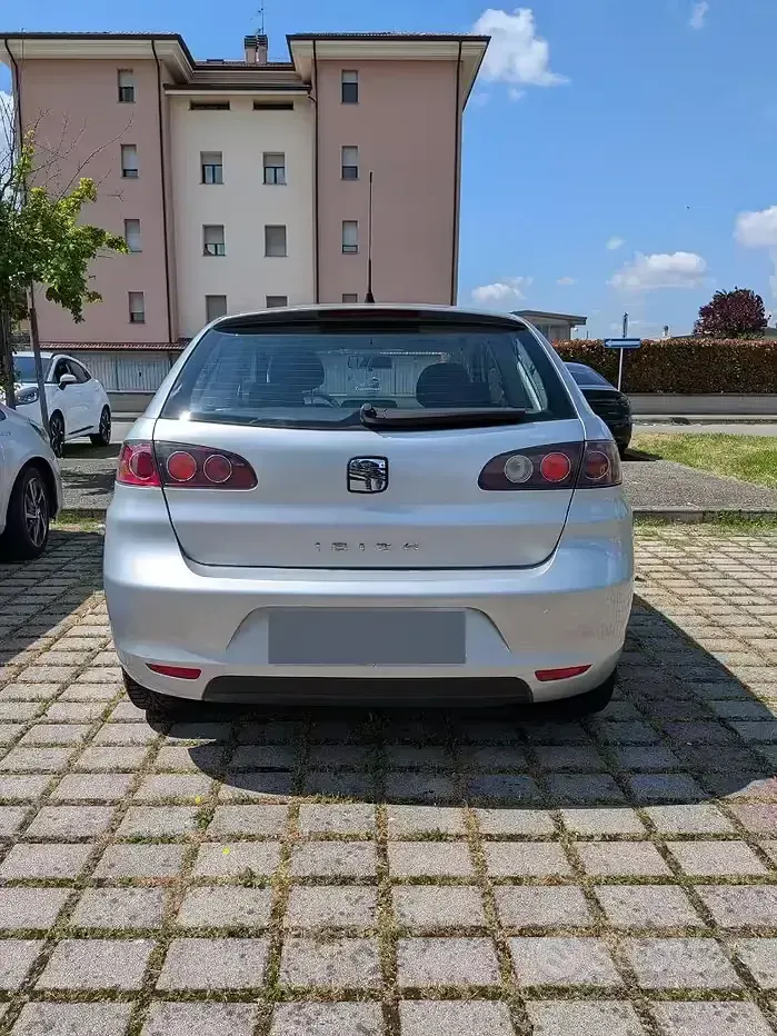 Brugt Seat Ibiza 80 HK (58 kW) 2009 Grå Sedan