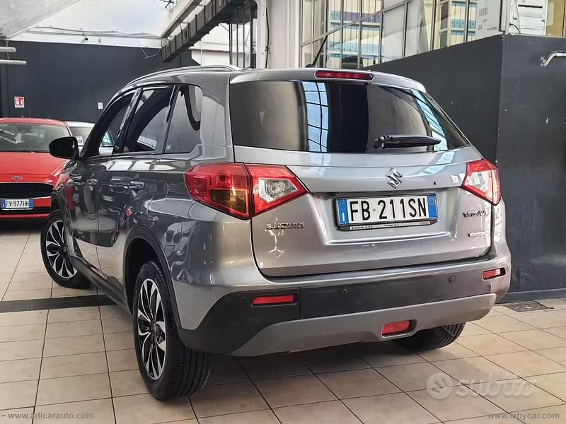 Usata Suzuki Vitara 120 CV (88 kW) 2015 Grigio SUV