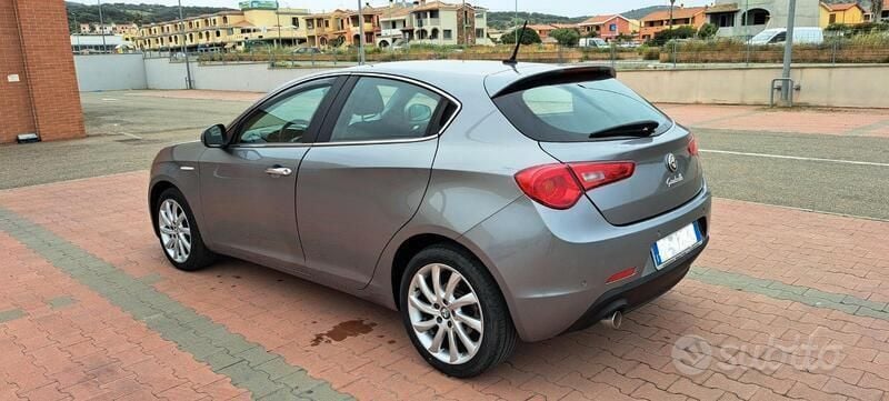 Usata Alfa Romeo Giulietta 120 CV (88 kW) 2016 Grigio Utilitaria