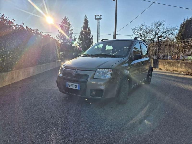 Beige Usata 2009 Fiat Panda Dynamic Utilitaria | 2500 € (Buon prezzo) - Immagine 1/4