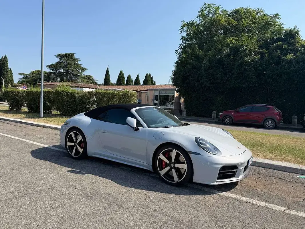 Usata Porsche 911 Carrera S Cabriolet 480 CV (353 kW) 2026 Grigio Cabrio