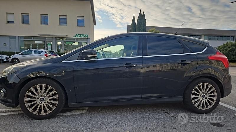 Usata Ford Focus Titanium 115 CV (84 kW) 2011 Nero Berlina