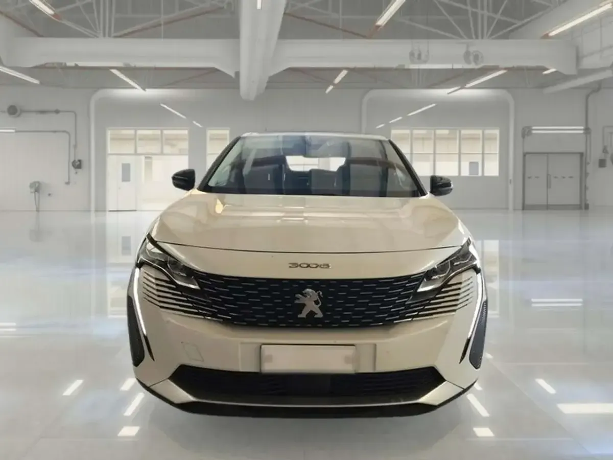 Usata Peugeot 3008 Allure 131 CV (96 kW) 2023 Bianco SUV