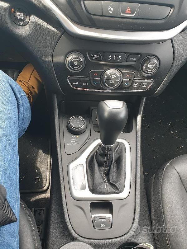 Usata Jeep Cherokee Night Eagle 185 CV (136 kW) 2018 Grigio SUV