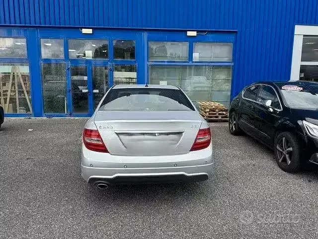Usata Mercedes 220 2011