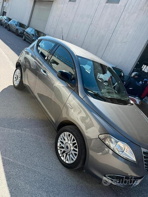 Usata Lancia Ypsilon 80 CV (58 kW) 2013 Utilitaria