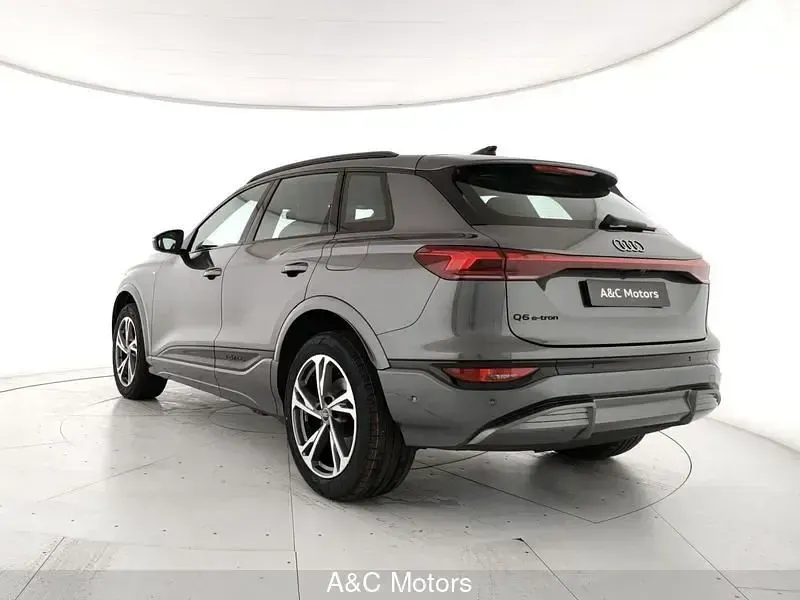 Nuova Audi Q6 e-tron S-Line 119 kW (163 CV) 2026 Grigio SUV