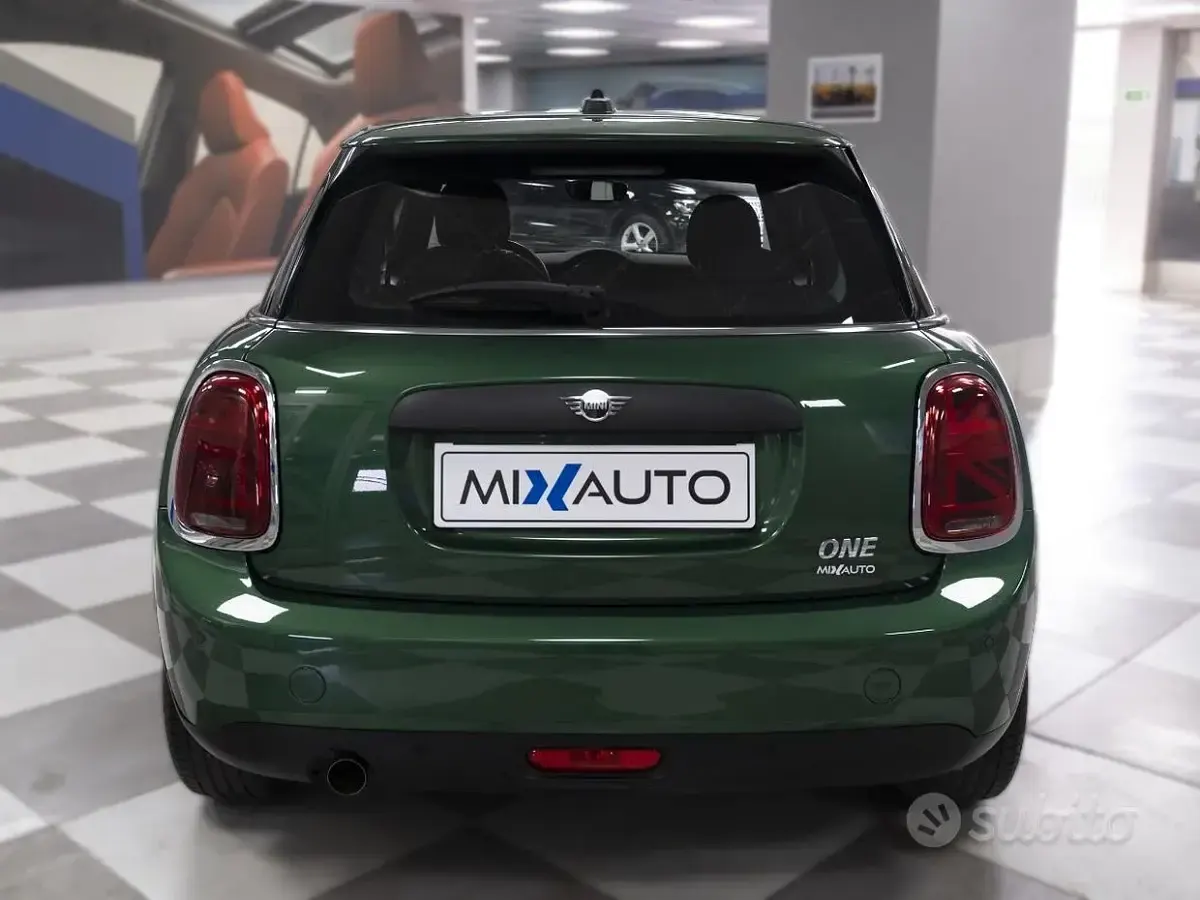 Usata Mini ONE 75 CV (55 kW) 2021 Verde Utilitaria