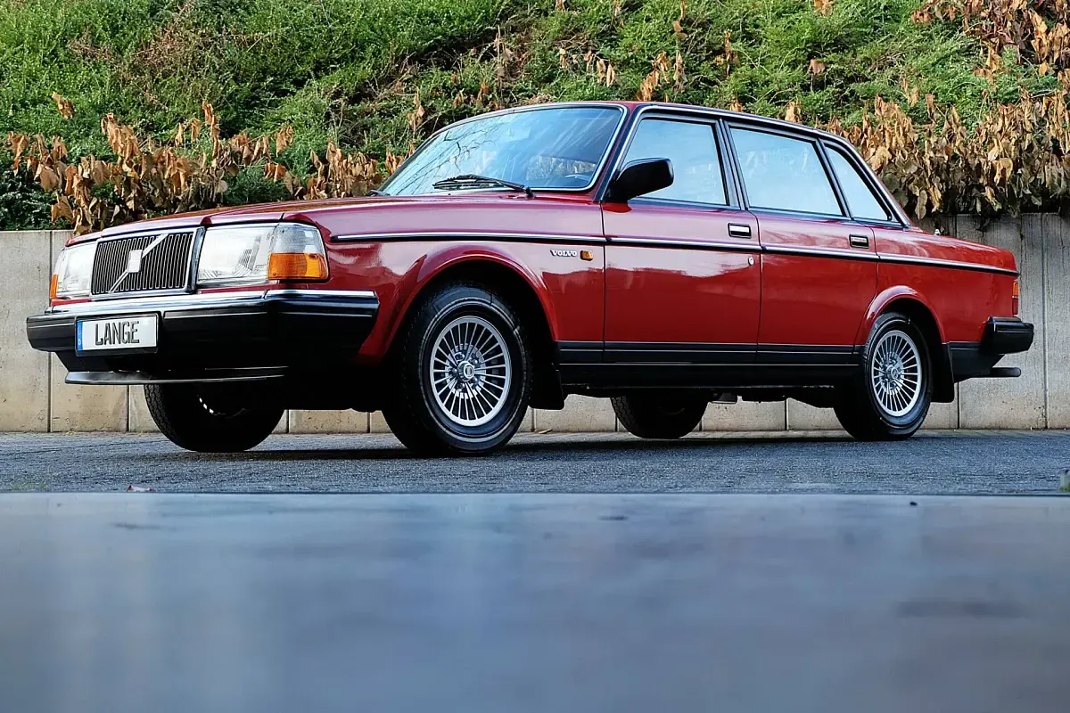 Usata Volvo 240 110 CV (80 kW) 1986 Rosso Berlina