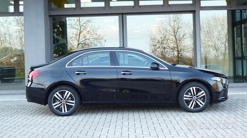 Usata Mercedes A250 160 CV (117 kW) 2021 Nero Berlina