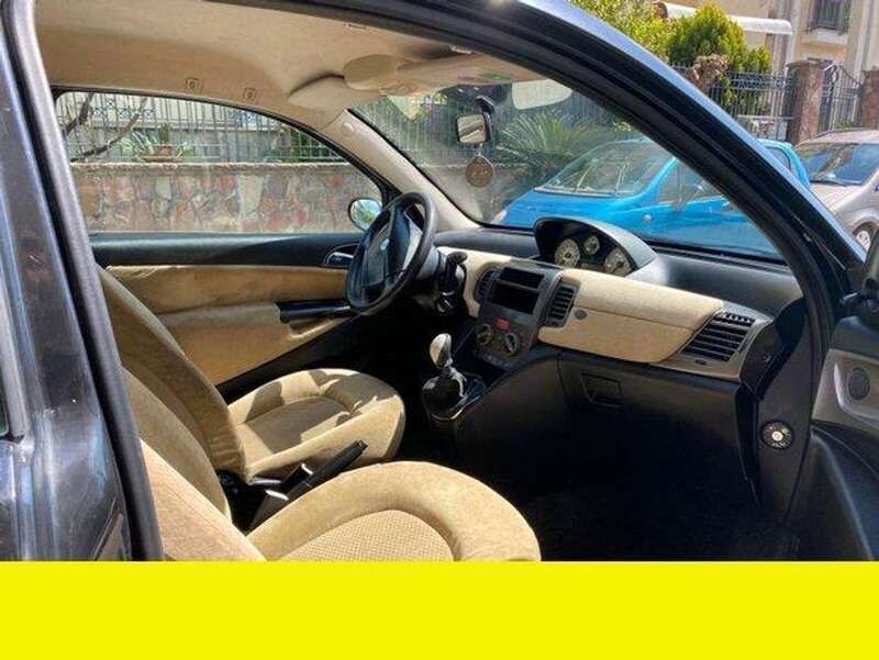 Usata Lancia Ypsilon 60 CV (44 kW) 2004 Nero Utilitaria