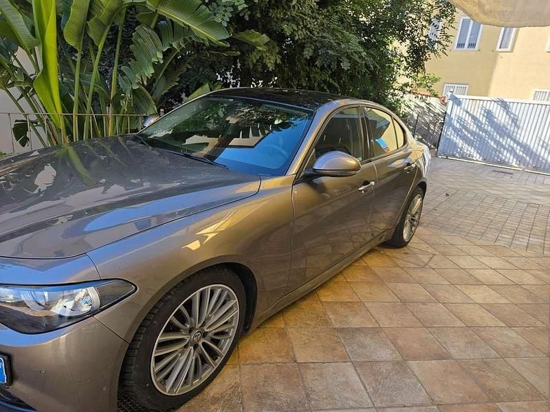 Usata Alfa Romeo Giulia Super 179 CV (131 kW) 2017 Marrone Berlina