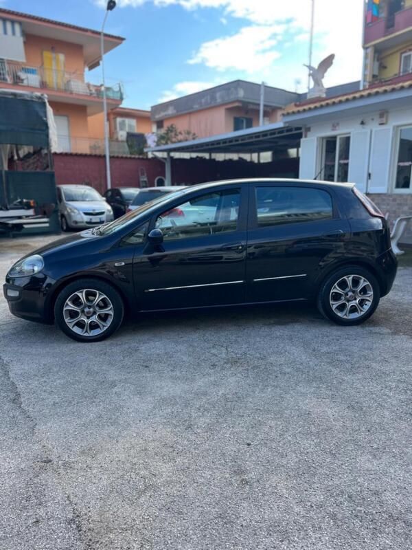 Usata Fiat Punto Evo Emotion 95 CV (69 kW) 2010 Nero Utilitaria
