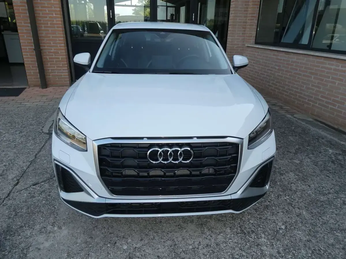 Usata Audi Q2 S-Line 116 CV (85 kW) 2025 Bianco arkona SUV