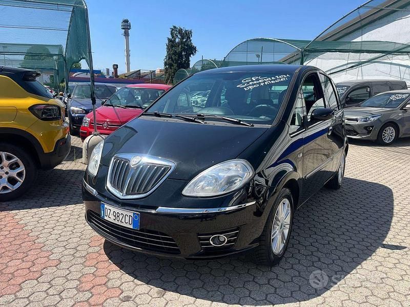 Nero Usata 2009 Lancia Musa Monovolume | 2990 € (Buon prezzo) - Immagine 1/4