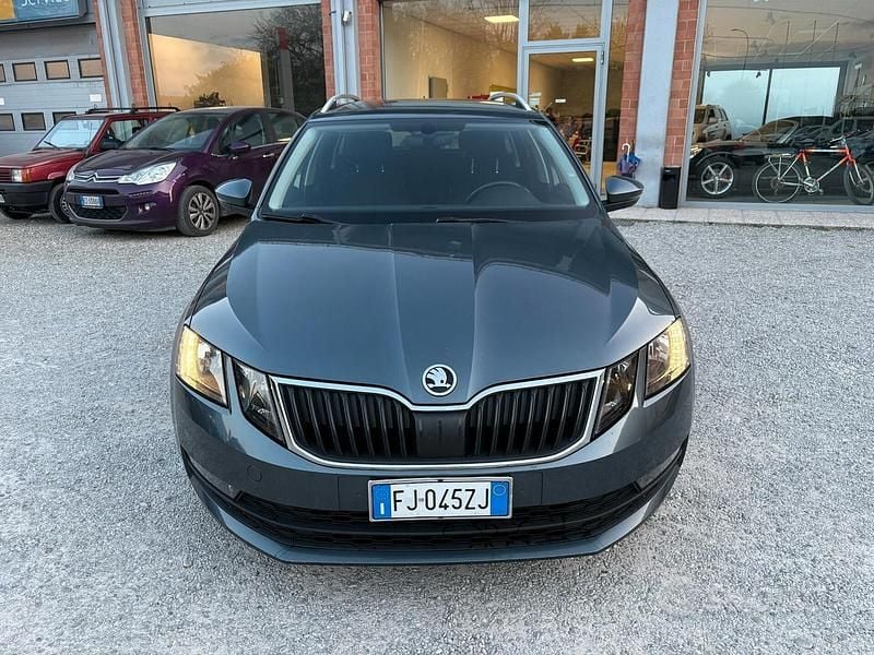 Usata Skoda Octavia G-TEC 110 CV (80 kW) 2017 Grigio Station wagon
