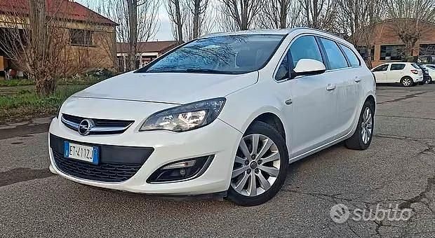 Usata Opel Astra 110 CV (80 kW) 2014 Bianco Station wagon