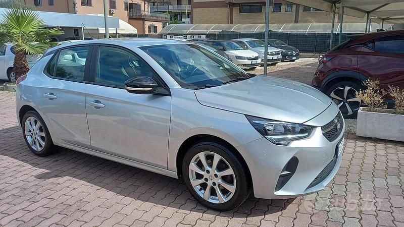 Grigio(met.) Usata 2022 Opel Corsa Tre volumi | 11.900 € (Buon prezzo) - Immagine 1/4