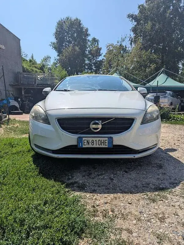 Usata Volvo V40 Momentum 114 CV (83 kW) 2012 Utilitaria
