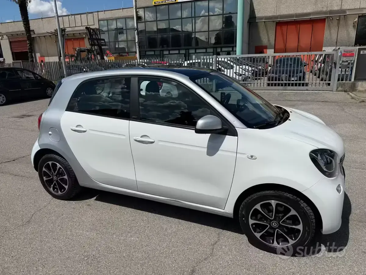 Usata Smart ForFour Passion 71 CV (52 kW) 2017 Bianco Utilitaria