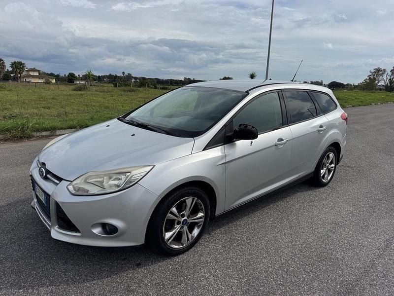 Argento Usata 2012 Ford Focus Station wagon | 2700 € (Super prezzo) - Immagine 1/4