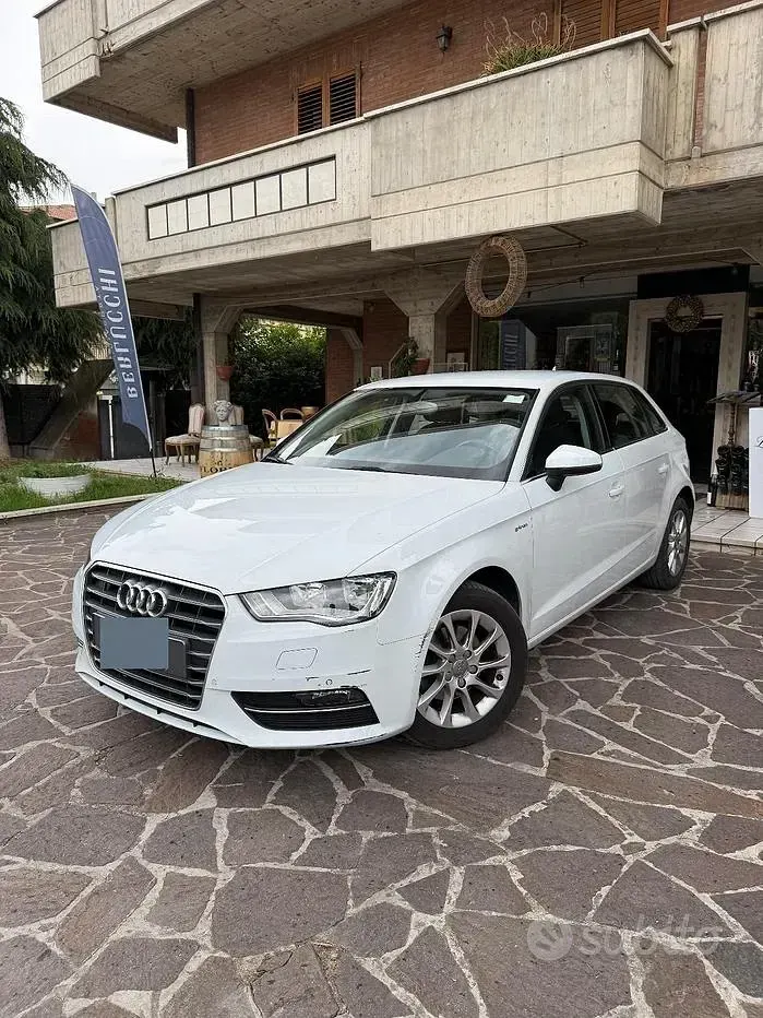 Usata Audi A3 Attraction 110 CV (80 kW) 2014 Bianco Berlina