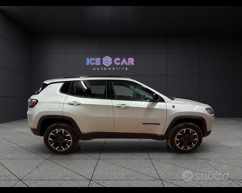 Usata Jeep Compass Trailhawk 240 CV (176 kW) 2023 Grigio SUV