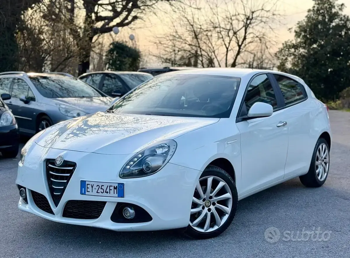 Usata Alfa Romeo Giulietta 105 CV (77 kW) 2015 Bianco Utilitaria