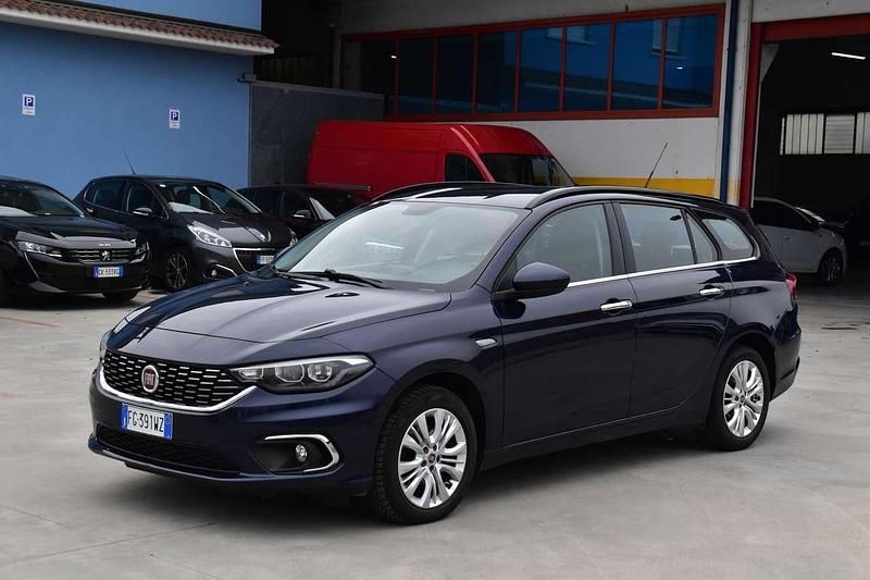 Usata Fiat Tipo 120 CV (88 kW) 2017 Blu/azzurro Station wagon