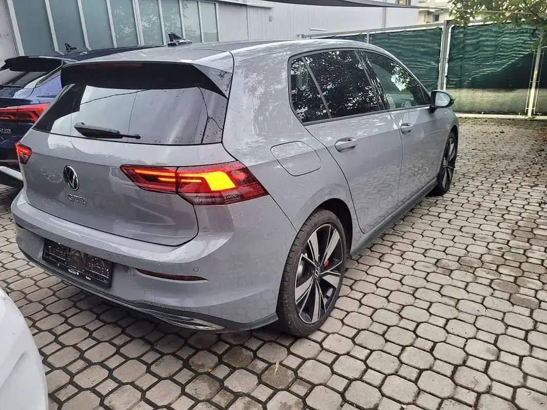 Usata VW Golf VIII GTE 150 CV (110 kW) 2021 Grigio Berlina
