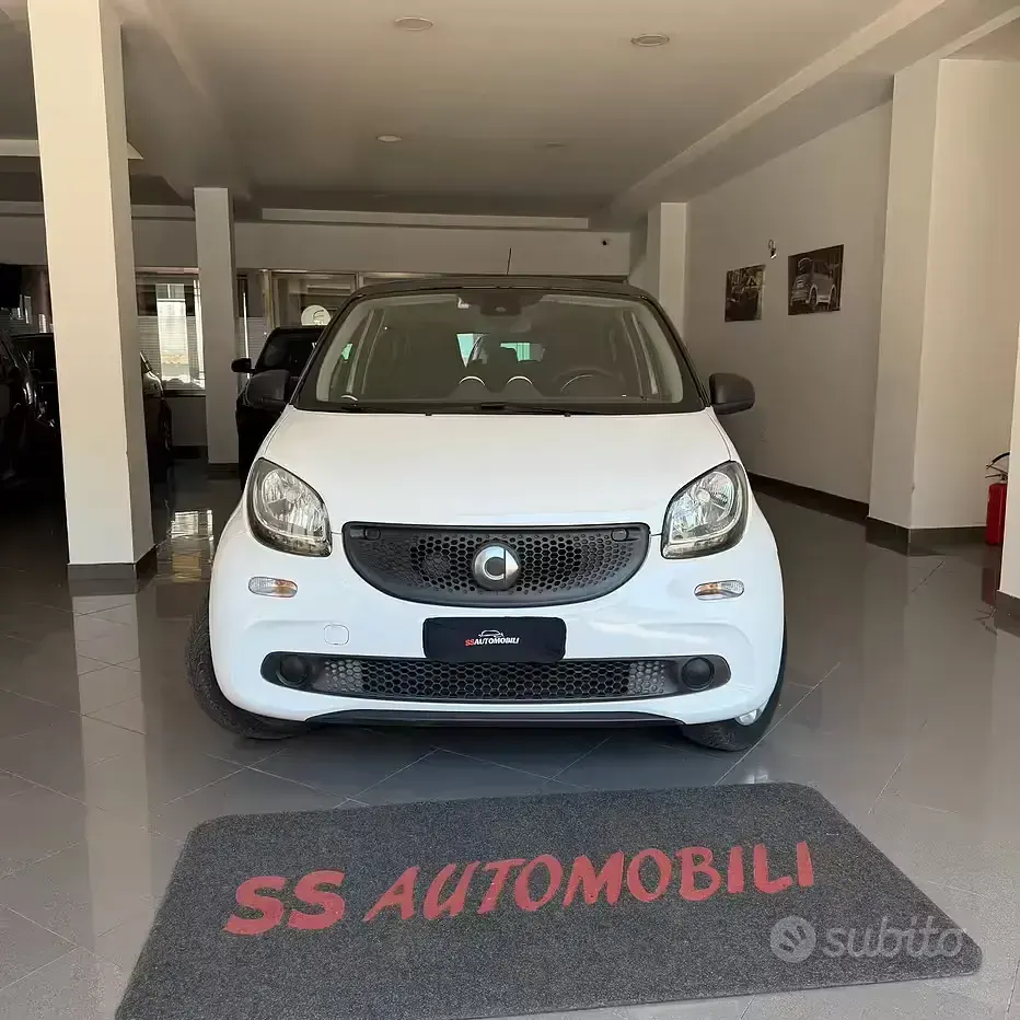 Usata Smart ForFour 90 CV (66 kW) 2018 Bianco Utilitaria