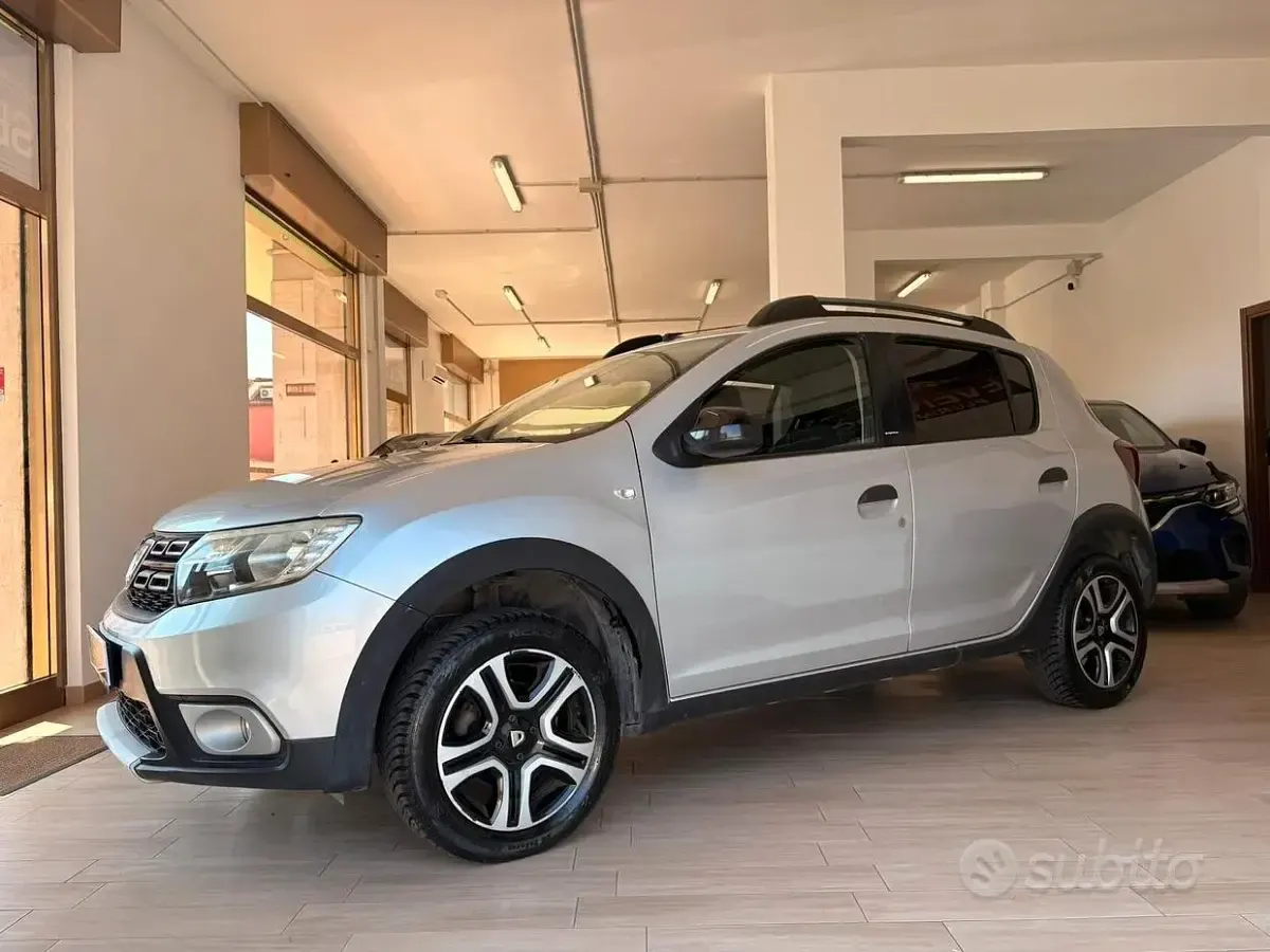 Usata Dacia Sandero Stepway 90 CV (66 kW) 2018 Grigio Berlina