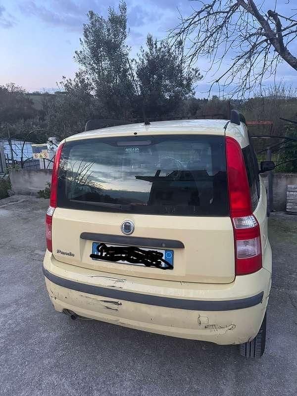Usata Fiat Panda Dynamic 60 CV (44 kW) 2004 Giallo Utilitaria