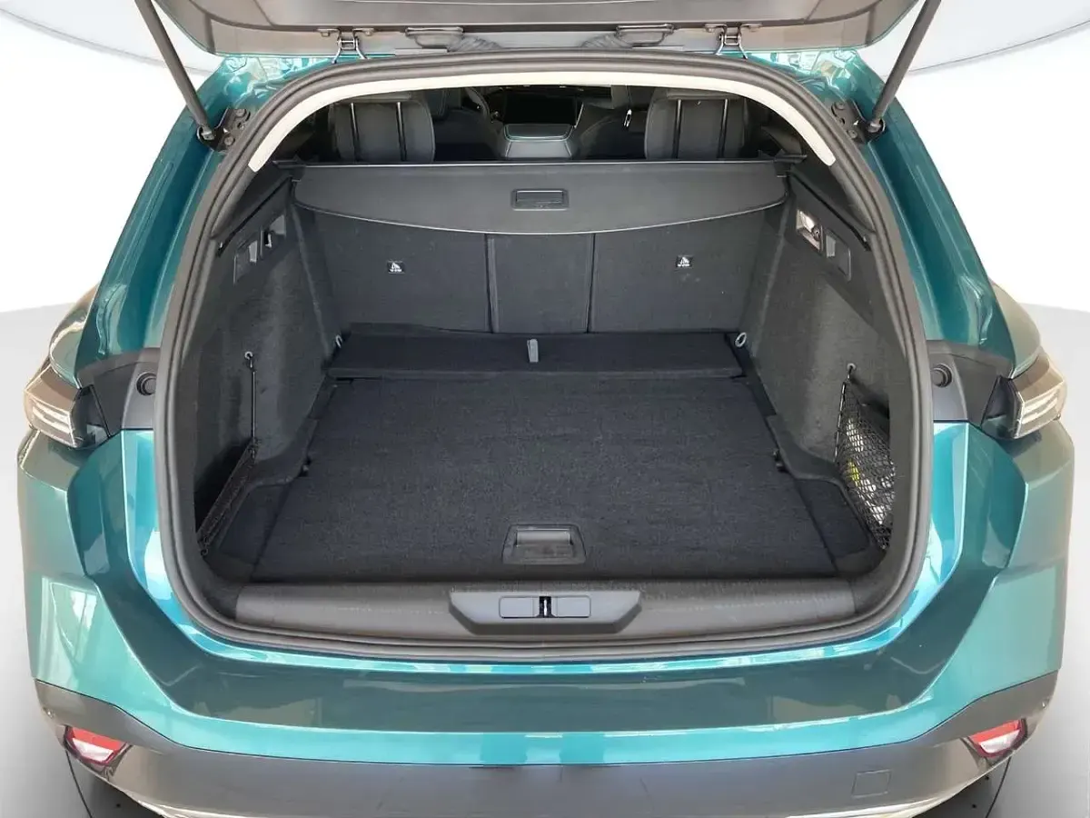 Usata Peugeot 308 SW Allure 131 CV (96 kW) 2024 Blu metallizzato Station wagon