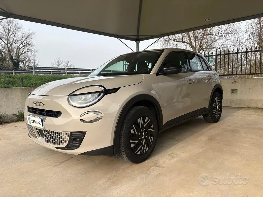 Usata Fiat 600 101 CV (74 kW) 2025 Grigio SUV