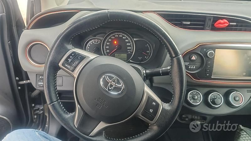 Usata Toyota Yaris 69 CV (50 kW) 2018 Nero Berlina