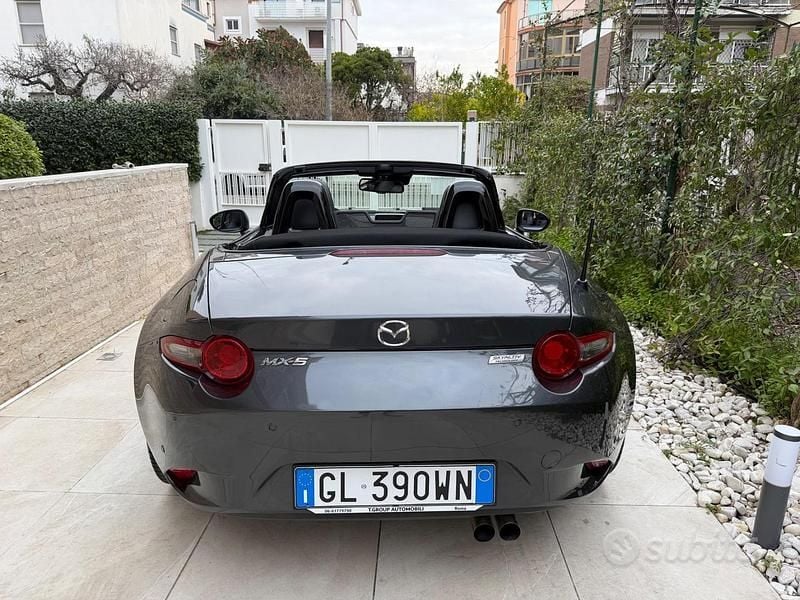 Usata Mazda MX5 Exceed 160 CV (117 kW) 2015 Grigio Cabrio