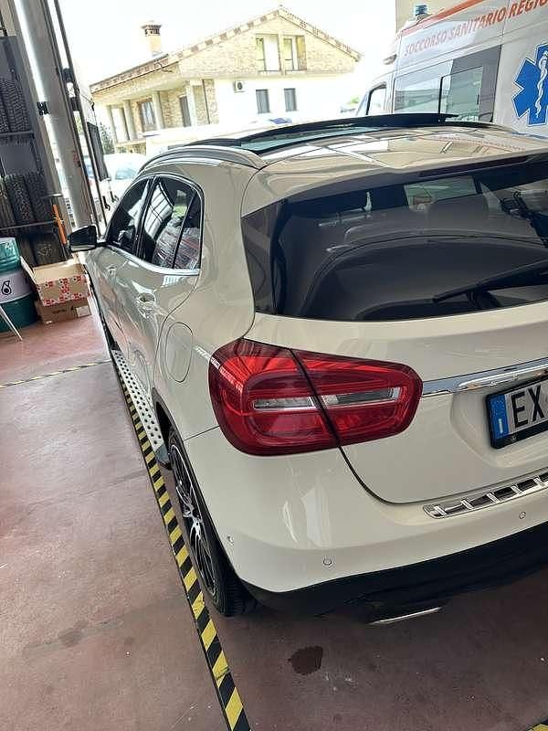Usata Mercedes GLA200 136 CV (100 kW) 2015 SUV