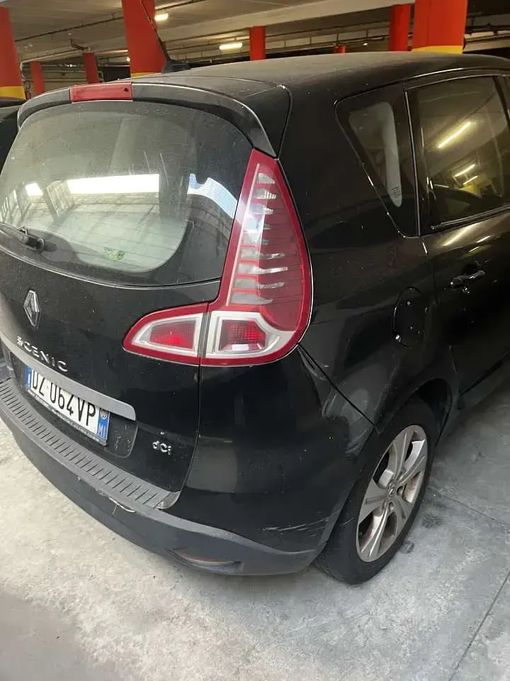 Usata Renault Scénic Dynamique 110 CV (80 kW) 2009 Nero Monovolume