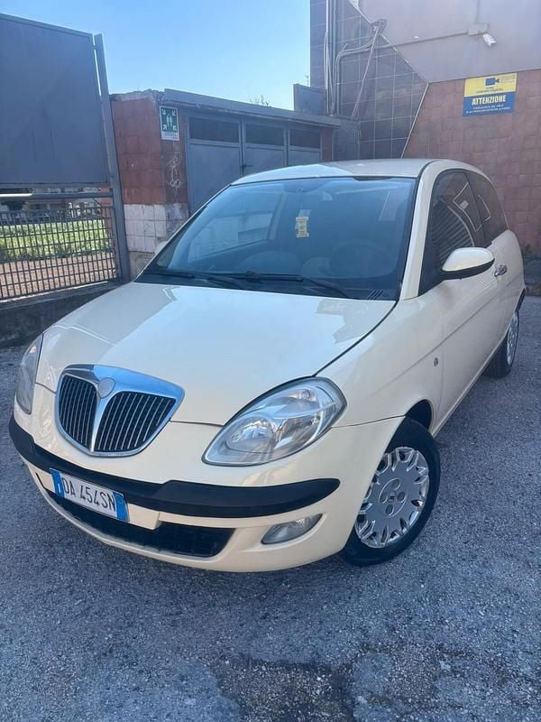 Usata Lancia Ypsilon 69 CV (50 kW) 2006 Beige Utilitaria
