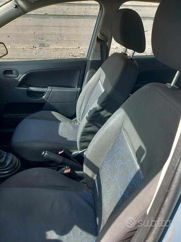 Usata Ford Fiesta 2006 Utilitaria