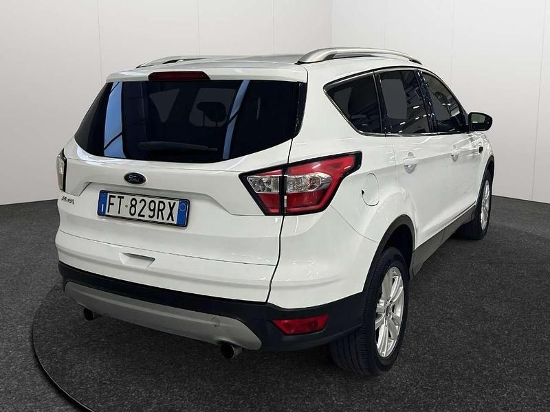 Usata Ford Kuga 120 CV (88 kW) 2019 Bianco SUV
