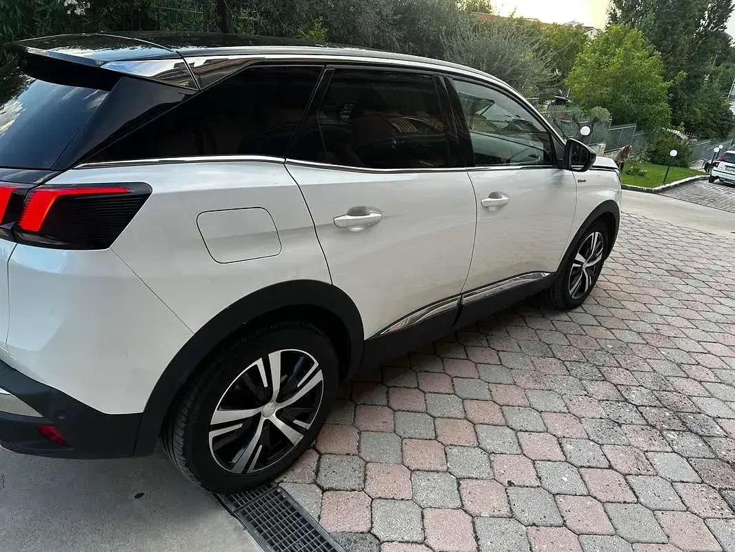 Usata Peugeot 3008 GT-line 131 CV (96 kW) 2020 Bianco SUV